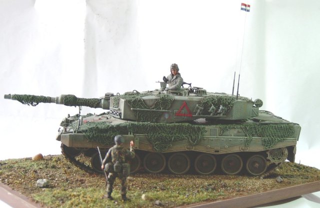 Dutch Leopard 2A4 © Luigi Cuccaro - Click to enlarge