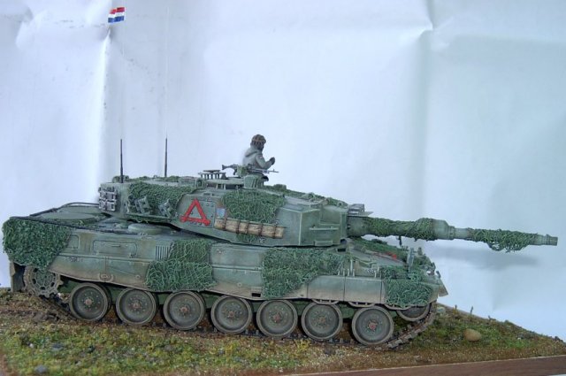Dutch Leopard 2A4 © Luigi Cuccaro - Click to enlarge