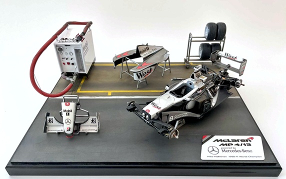 McLaren Mercedes MP4/13 - 1998