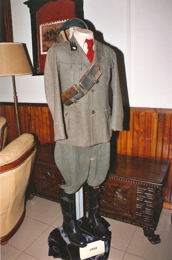 Il Reggimento Savoia in Russia © Andrea Tallillo - Click to magnify/shrink