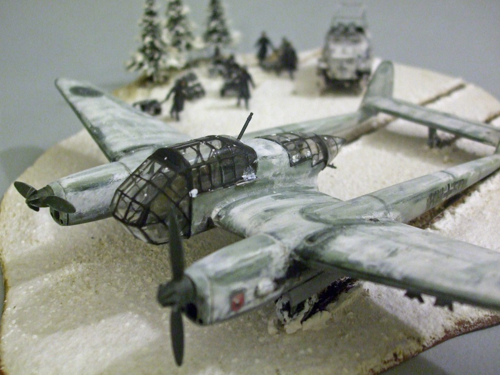 Focke-Wulf Fw-189 & Semicingolato SdKfz 251 © Cristiano Montagnani - Click to magnify/shrink Focke-Wulf Fw-189