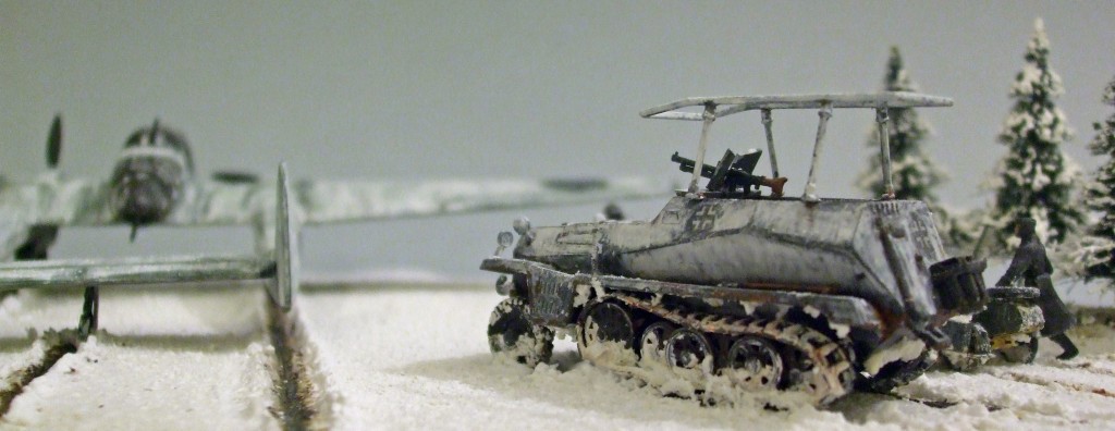 Focke-Wulf Fw-189 & Semicingolato SdKfz 251 © Cristiano Montagnani - Click to magnify/shrink Semicingolato SdKfz 251