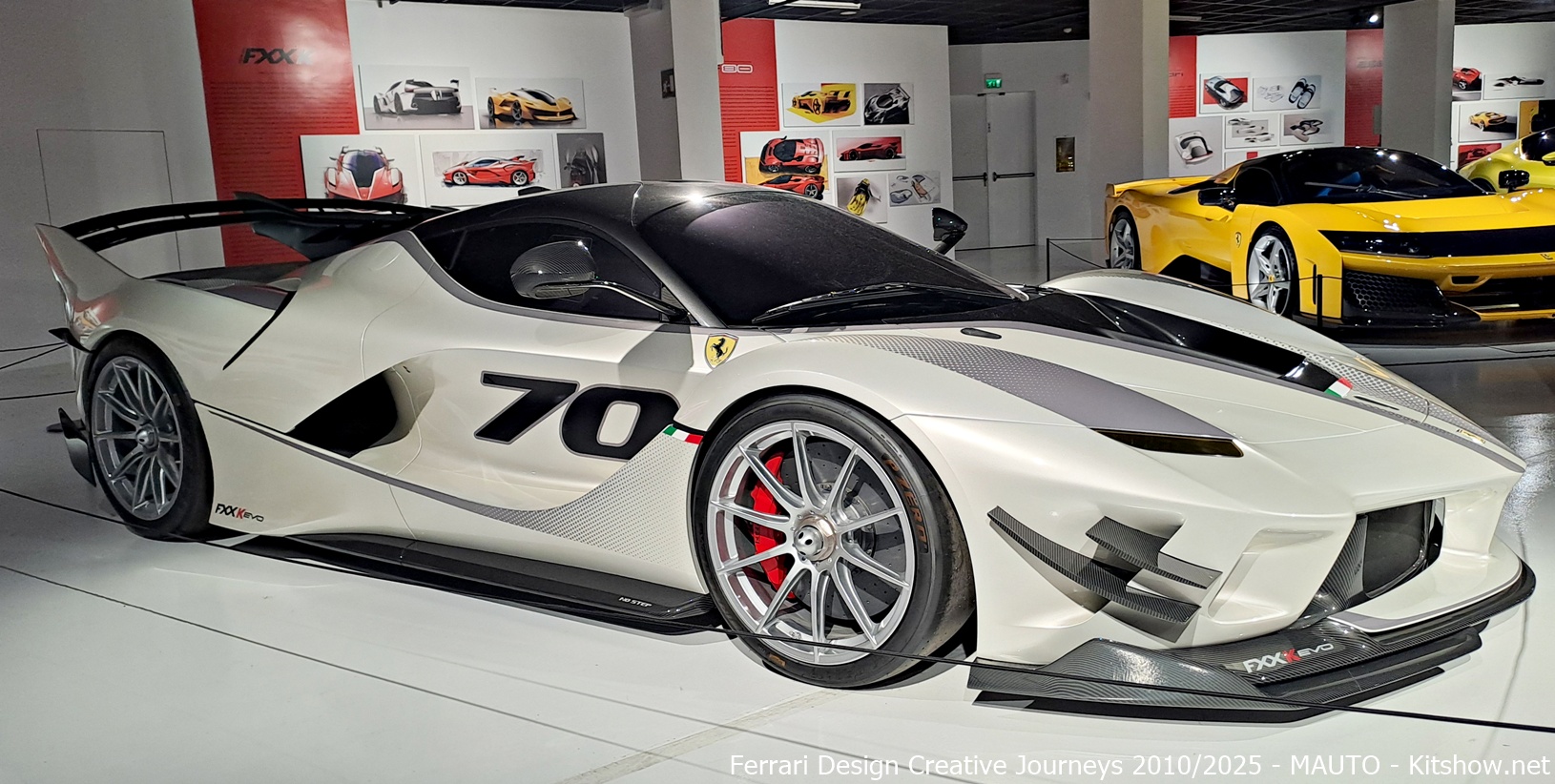 Ferrari FXX-K - Click to magnify/shrink