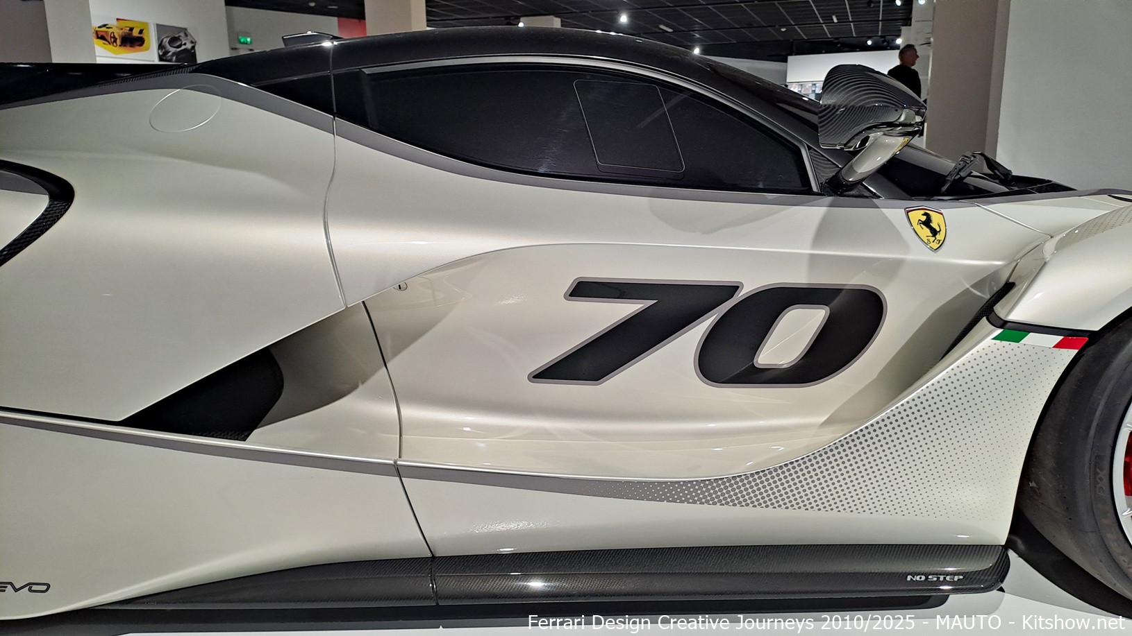 Ferrari FXX-K - Click to magnify/shrink