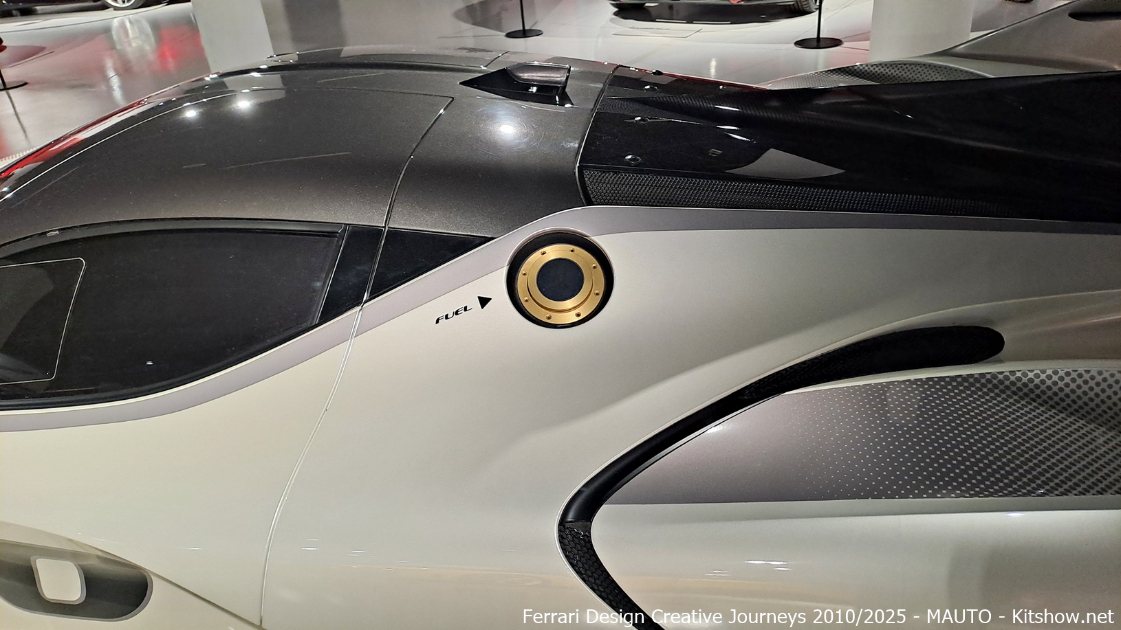 Ferrari FXX-K - Click to magnify/shrink