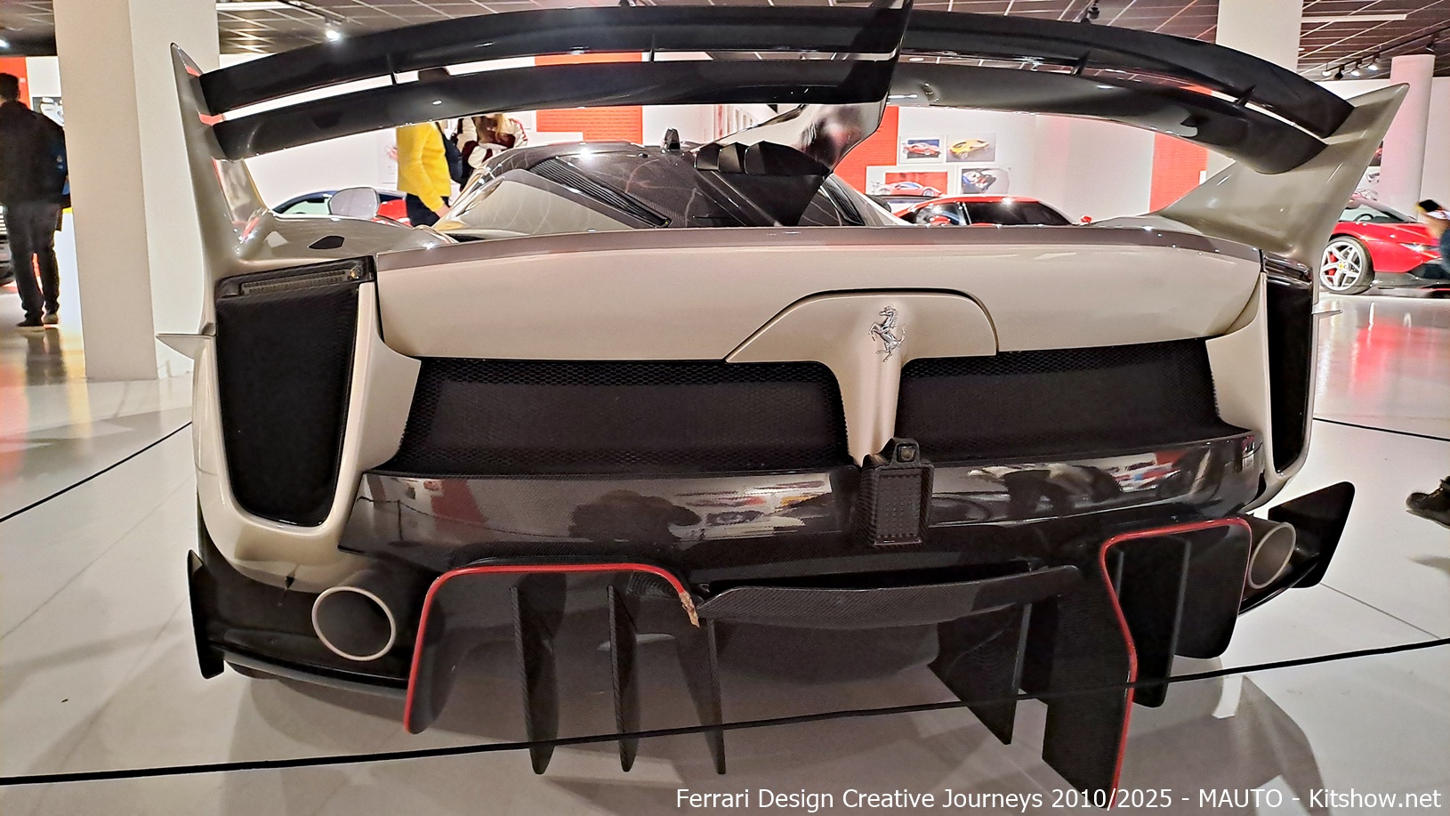 Ferrari FXX-K - Click to magnify/shrink