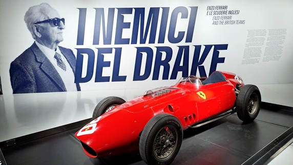 I Nemici del Drake, Enzo Ferrari e le scuderie inglesi