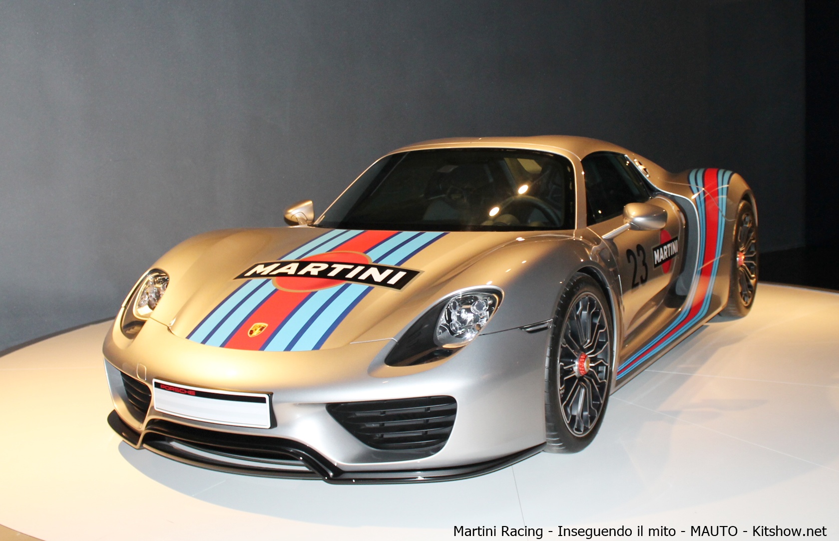 Porsche 918 Spider - Martini Racing - Inseguendo il Mito - Click to magnify/shrink