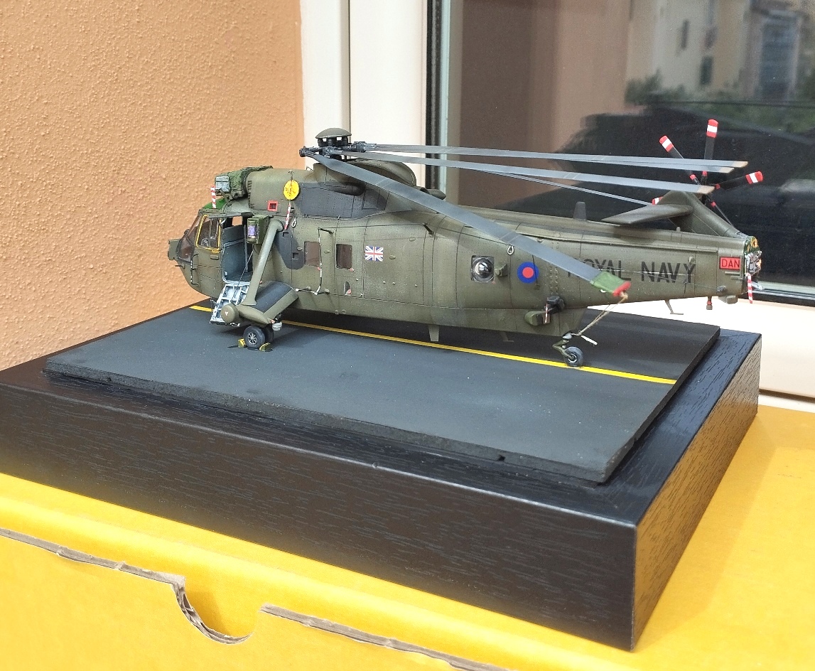 Westland Sea King HC 4 © Massimo De Luca - Click to magnify/shrink