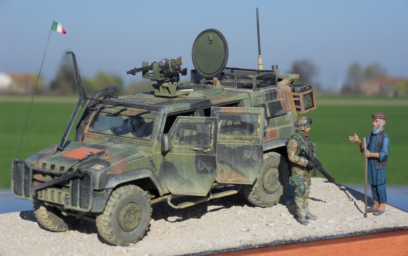 Iveco Lince © Pietro Ballarini - Click to magnify/shrink