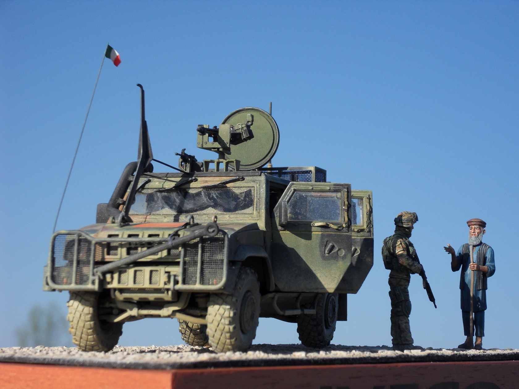 Iveco Lince © Pietro Ballarini - Click to magnify/shrink