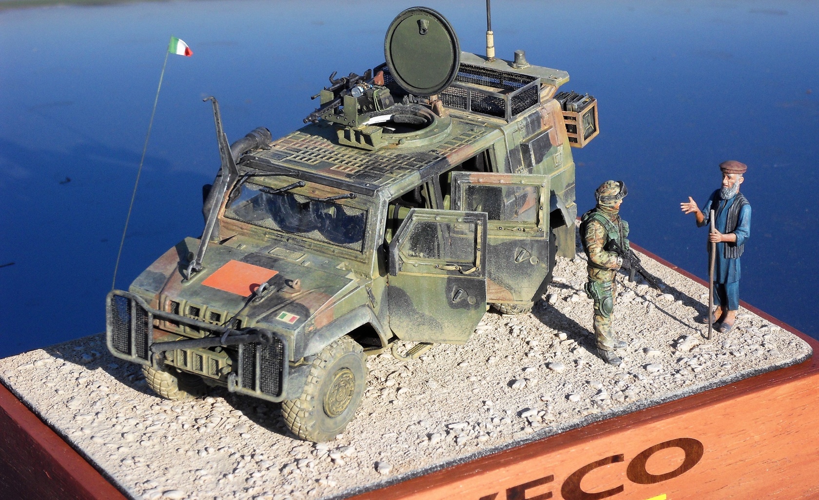 Iveco Lince © Pietro Ballarini - Click to magnify/shrink