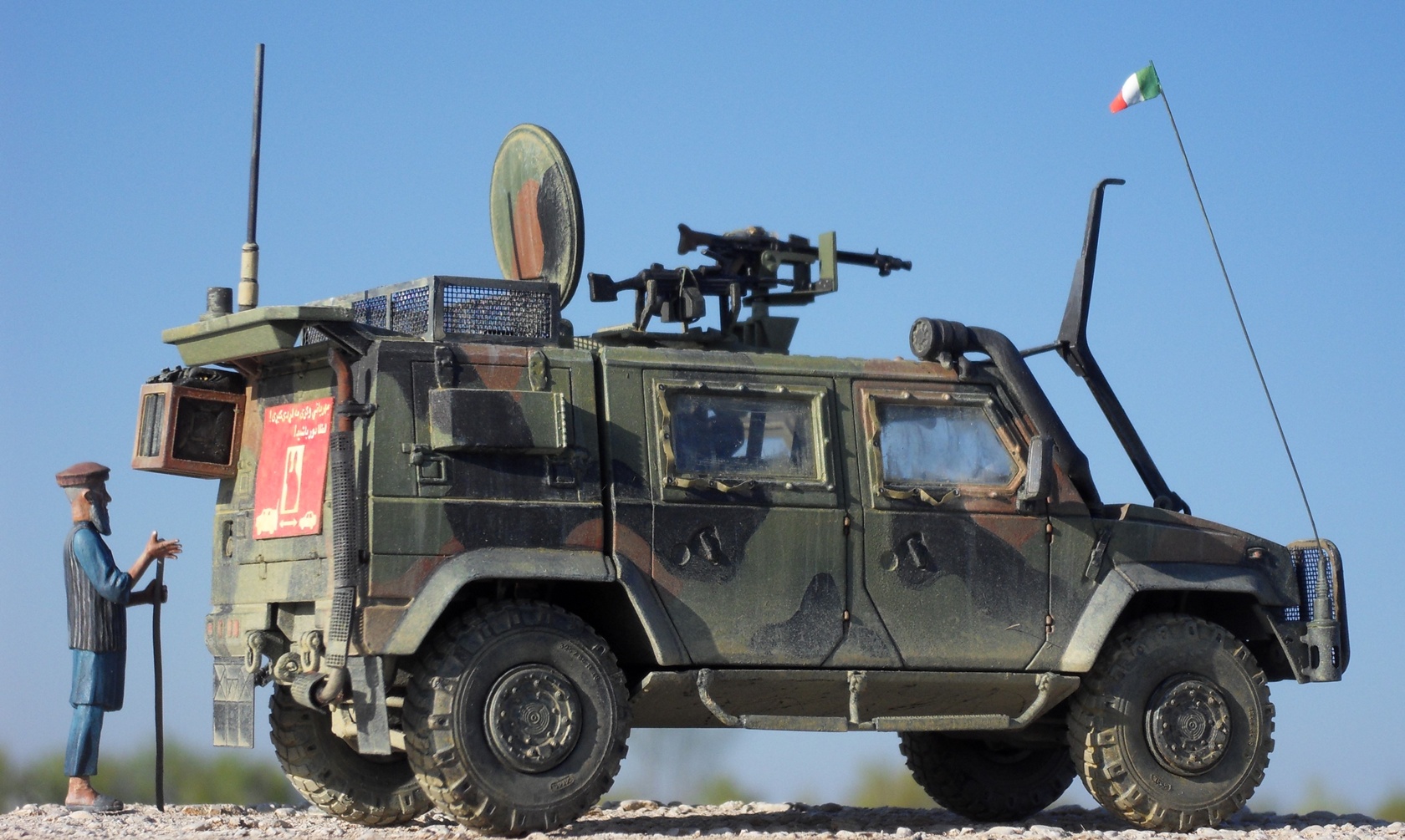 Iveco Lince © Pietro Ballarini - Click to magnify/shrink