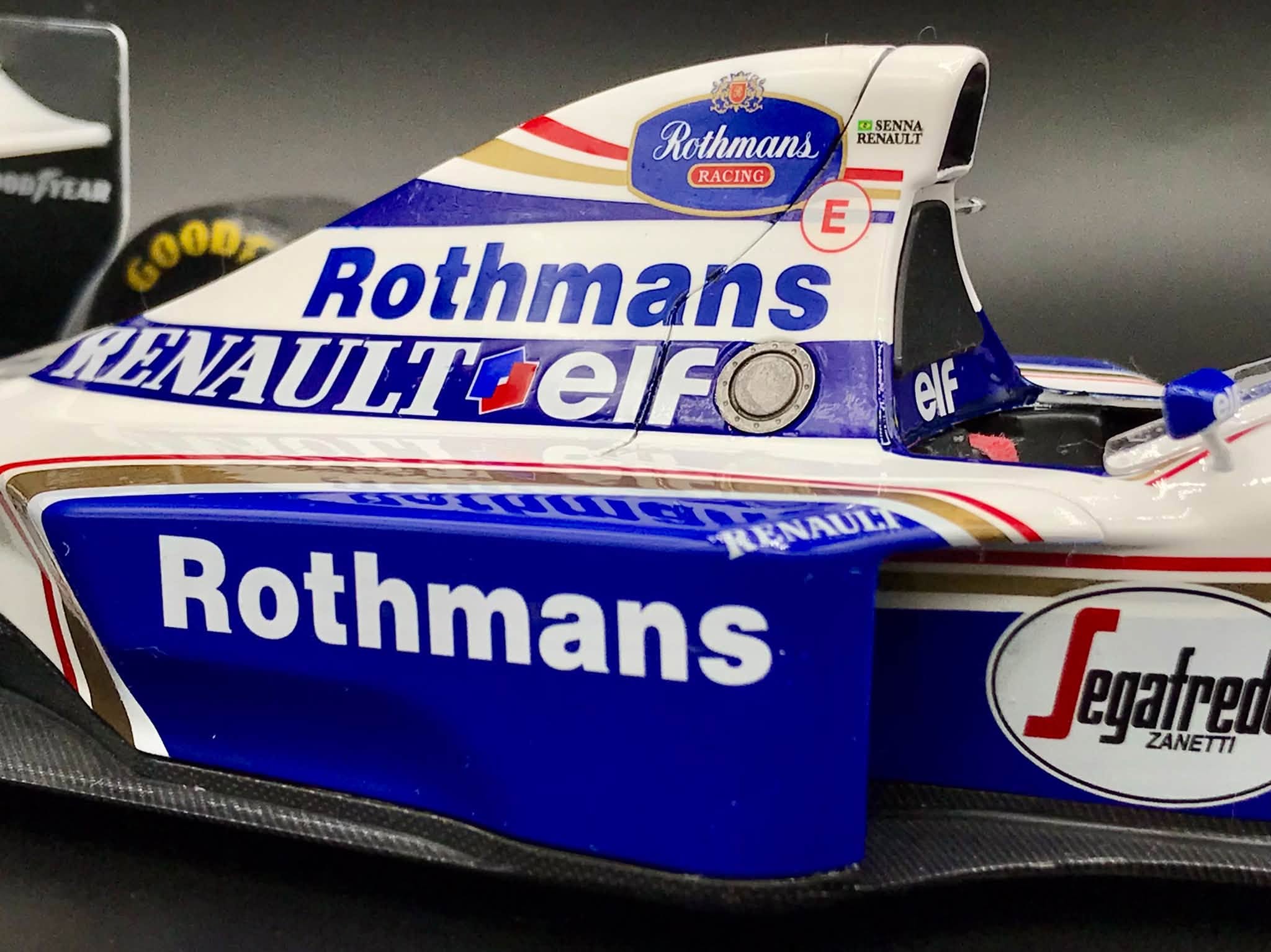 Williams FW16 - 1994 © Manuel Maverick - Click to magnify/shrink