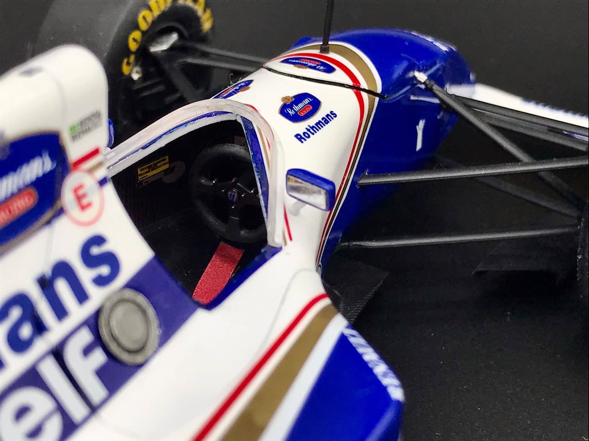 Williams FW16 - 1994 © Manuel Maverick - Click to magnify/shrink